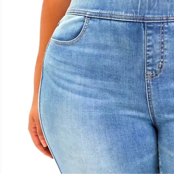 TORRID Super Soft Denim jeans - size 3 - Picture 2 of 8